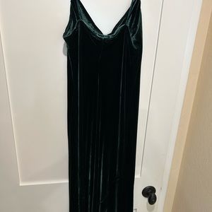 Banana Republic crushed velvet emerald dress, size M. Worn once